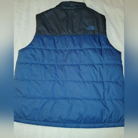 North Face Puffer Vest Size XL - Picture 2 of 5